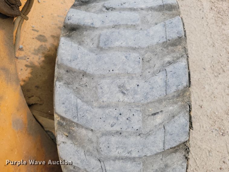 image for item DM2483 2005 Case 450  skid steer loader