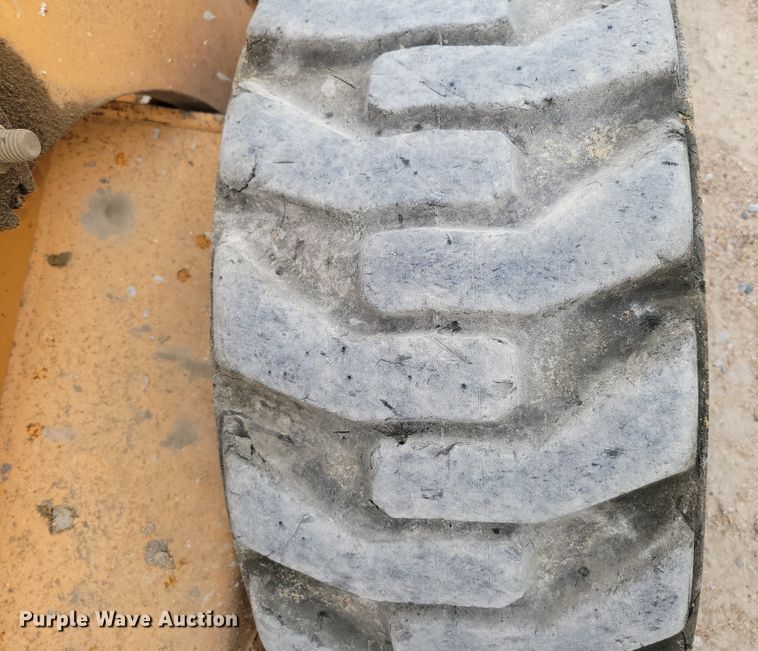 image for item DM2483 2005 Case 450  skid steer loader