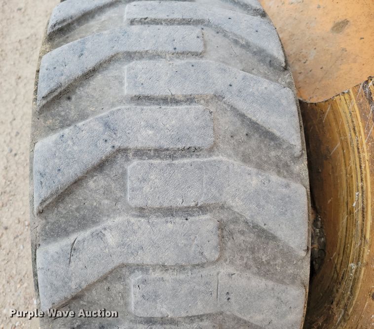 image for item DM2483 2005 Case 450  skid steer loader