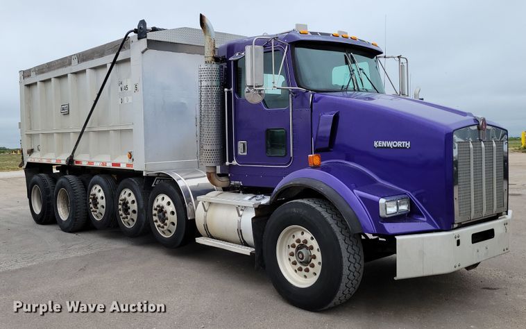 image for item DM2485 2001 Kenworth T800  dump truck