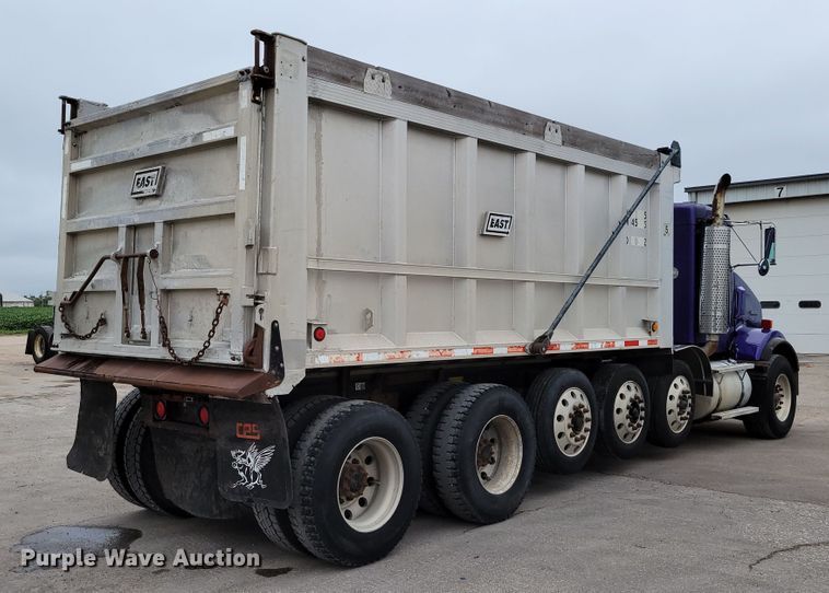 image for item DM2485 2001 Kenworth T800  dump truck