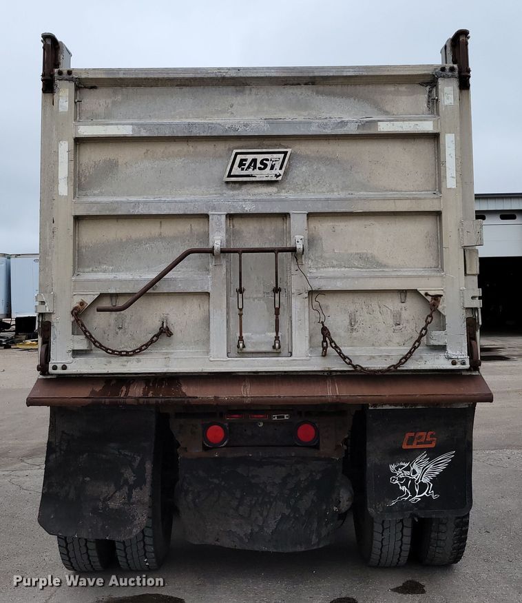 image for item DM2485 2001 Kenworth T800  dump truck