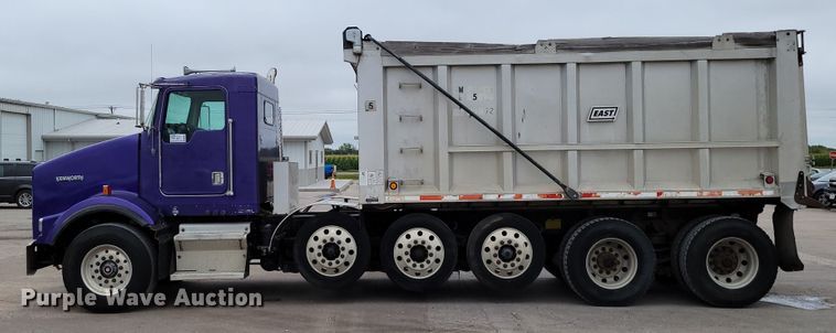 image for item DM2485 2001 Kenworth T800  dump truck