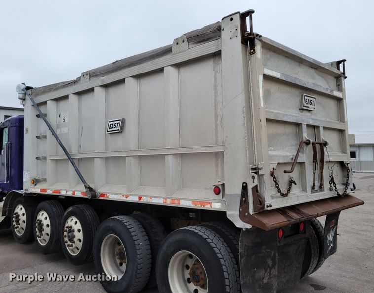 image for item DM2485 2001 Kenworth T800  dump truck