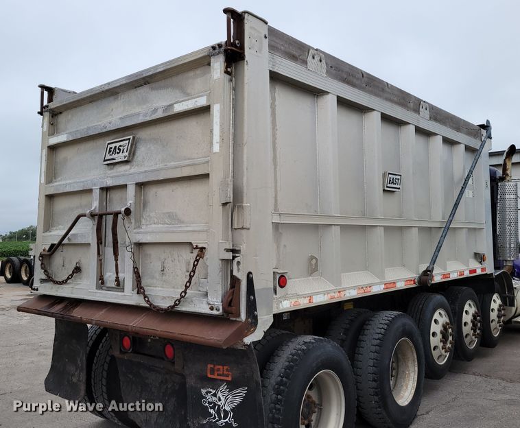 image for item DM2485 2001 Kenworth T800  dump truck