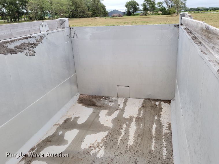 image for item DM2485 2001 Kenworth T800  dump truck