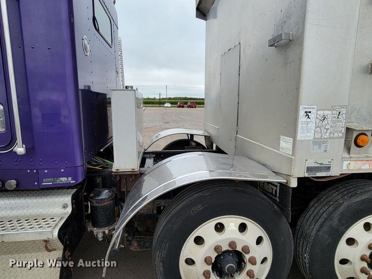 image for item DM2485 2001 Kenworth T800  dump truck