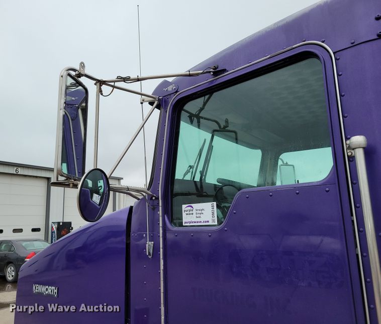 image for item DM2485 2001 Kenworth T800  dump truck