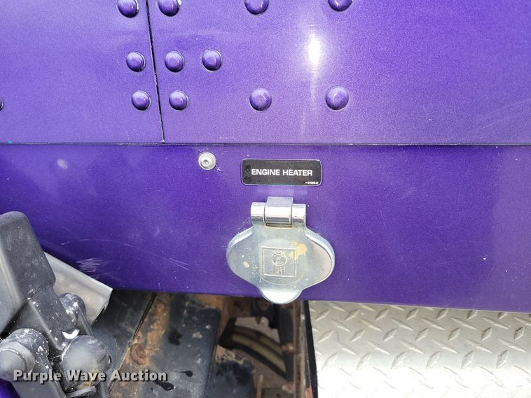 image for item DM2485 2001 Kenworth T800  dump truck