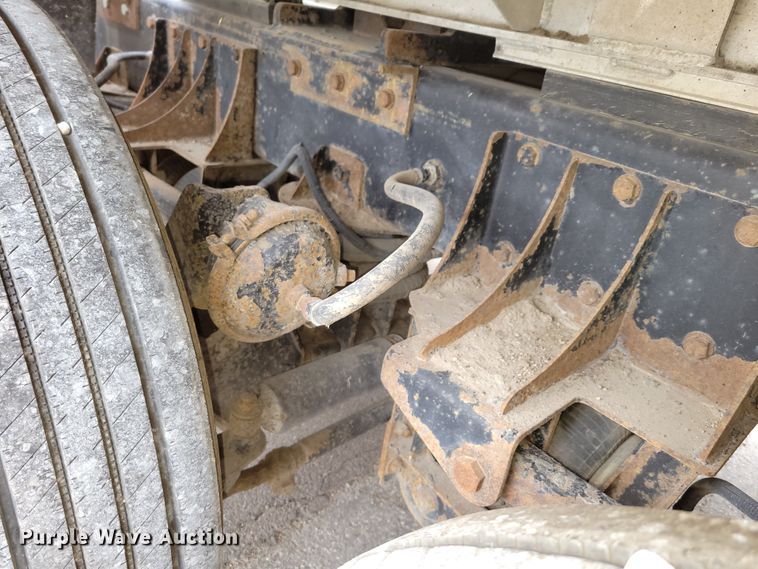 image for item DM2485 2001 Kenworth T800  dump truck