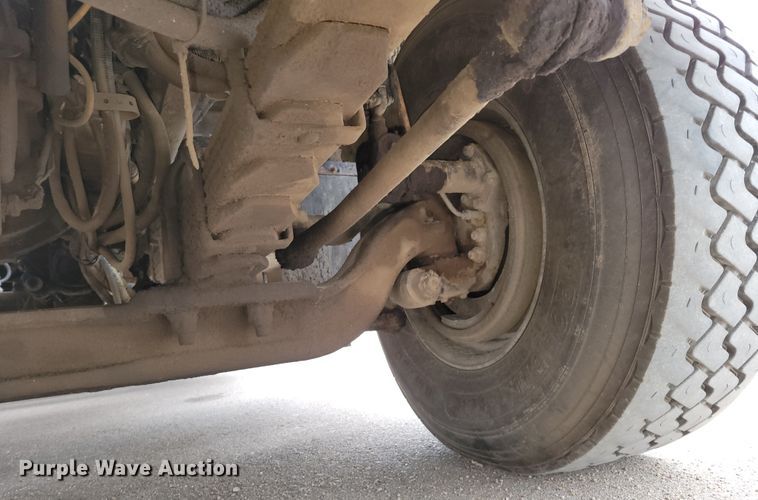 image for item DM2485 2001 Kenworth T800  dump truck