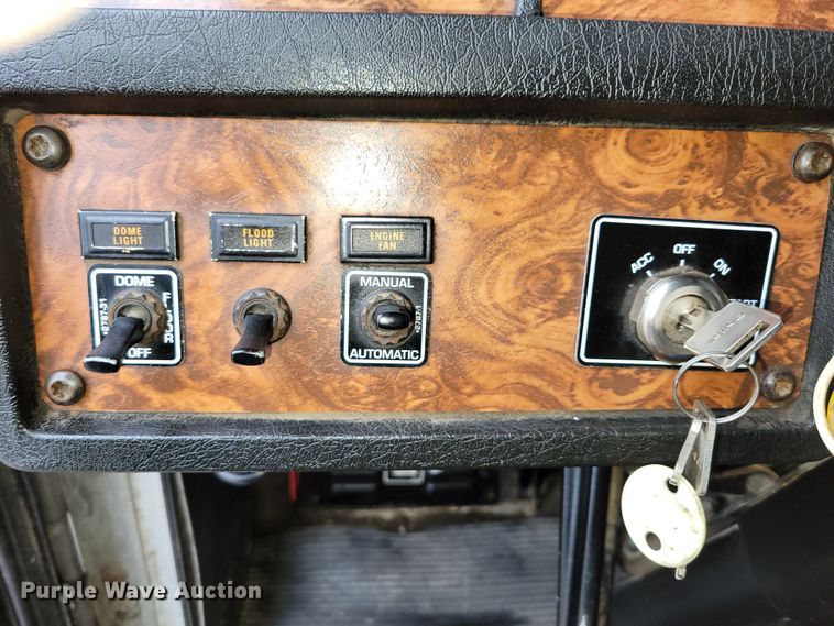 image for item DM2485 2001 Kenworth T800  dump truck