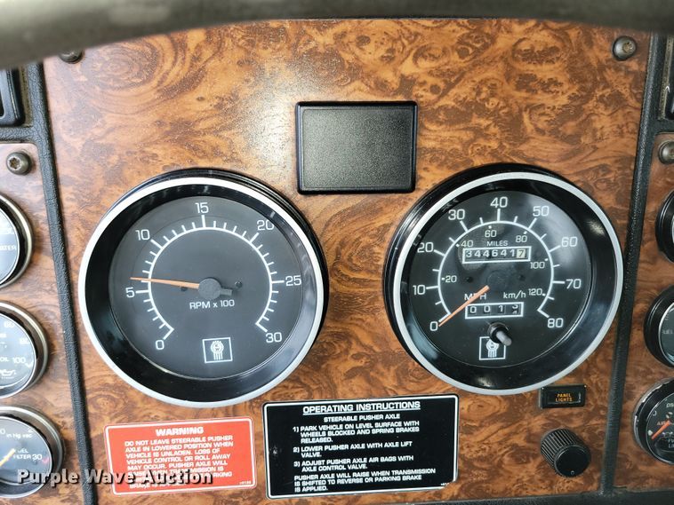 image for item DM2485 2001 Kenworth T800  dump truck