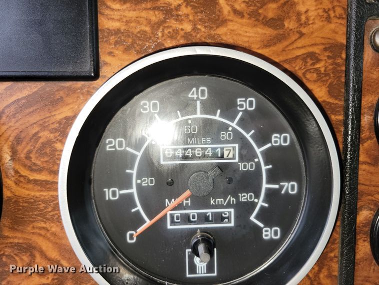 image for item DM2485 2001 Kenworth T800  dump truck