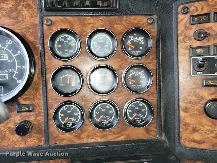 image for item DM2485 2001 Kenworth T800  dump truck