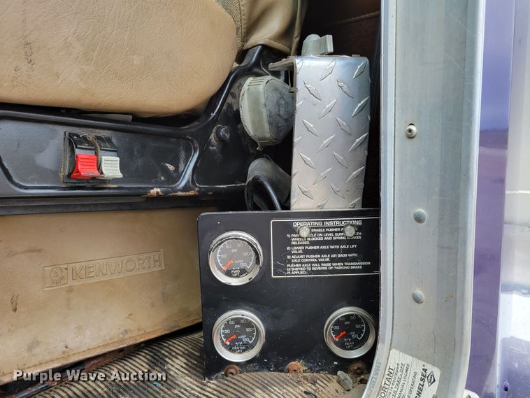 image for item DM2485 2001 Kenworth T800  dump truck