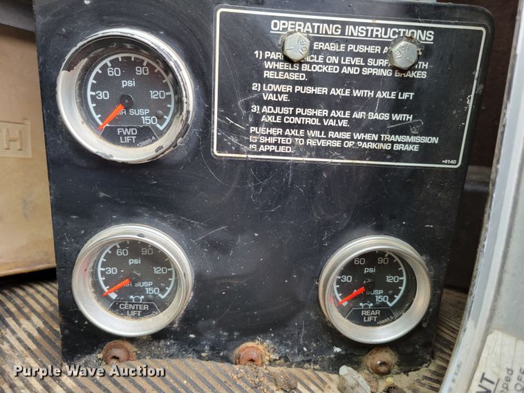 image for item DM2485 2001 Kenworth T800  dump truck