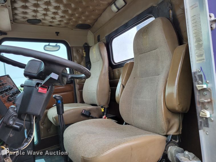 image for item DM2485 2001 Kenworth T800  dump truck