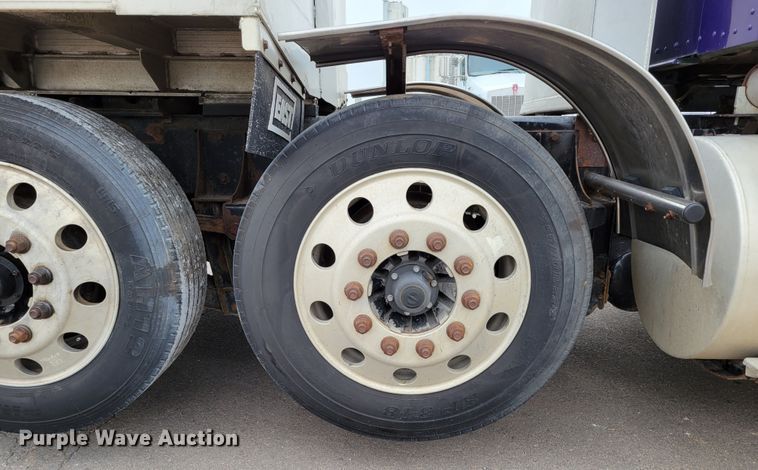 image for item DM2485 2001 Kenworth T800  dump truck