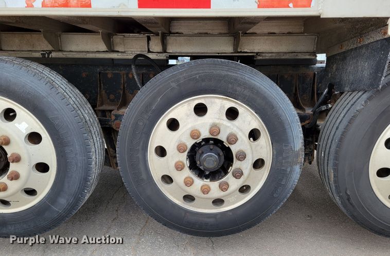 image for item DM2485 2001 Kenworth T800  dump truck