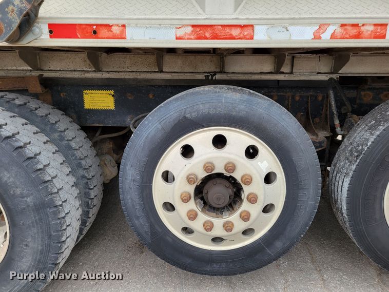 image for item DM2485 2001 Kenworth T800  dump truck