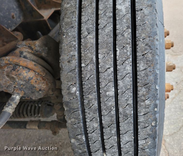 image for item DM2485 2001 Kenworth T800  dump truck