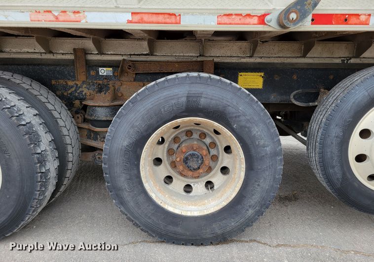 image for item DM2485 2001 Kenworth T800  dump truck