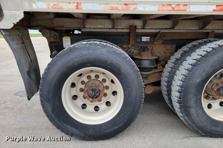 image for item DM2485 2001 Kenworth T800  dump truck