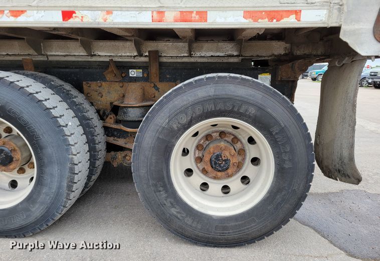 image for item DM2485 2001 Kenworth T800  dump truck