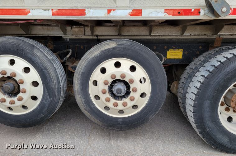 image for item DM2485 2001 Kenworth T800  dump truck