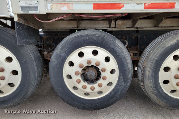 image for item DM2485 2001 Kenworth T800  dump truck