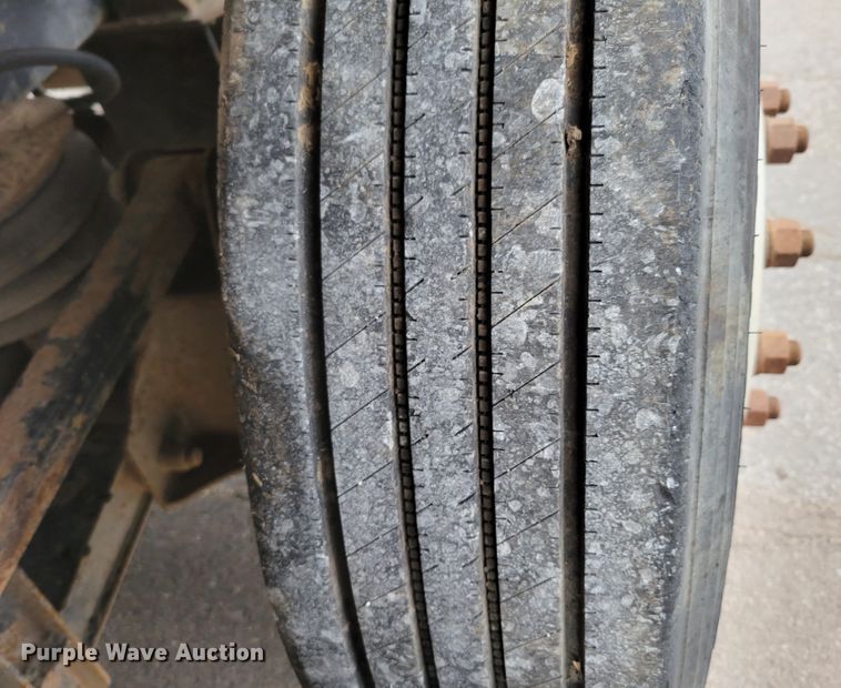 image for item DM2485 2001 Kenworth T800  dump truck