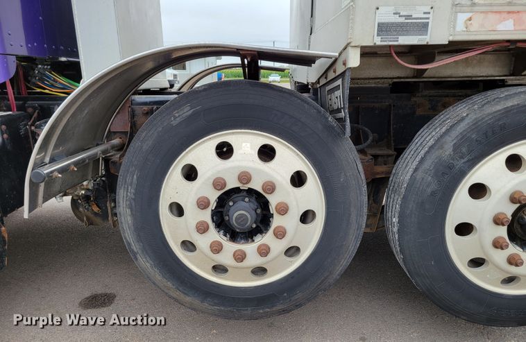 image for item DM2485 2001 Kenworth T800  dump truck