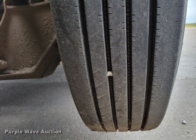 image for item DM2485 2001 Kenworth T800  dump truck