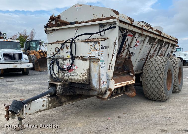 image for item DM4183 Kuhn Knight Slinger 8141  manure spreader