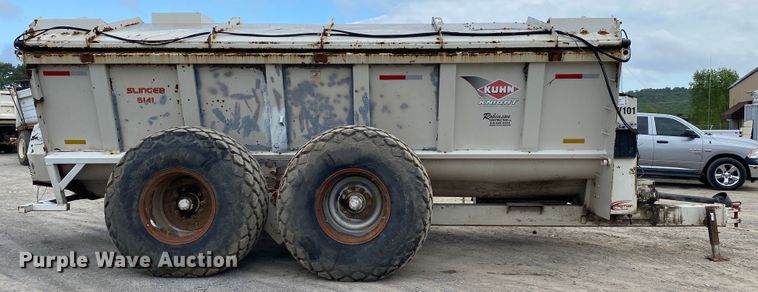 image for item DM4183 Kuhn Knight Slinger 8141  manure spreader