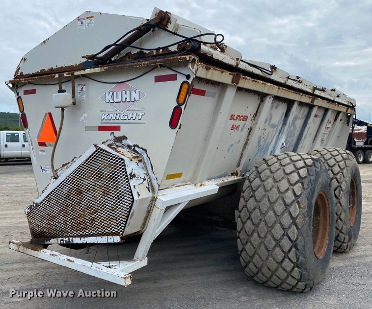 image for item DM4183 Kuhn Knight Slinger 8141  manure spreader