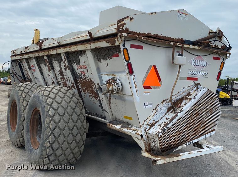 image for item DM4183 Kuhn Knight Slinger 8141  manure spreader
