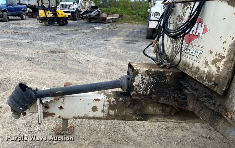 image for item DM4183 Kuhn Knight Slinger 8141  manure spreader