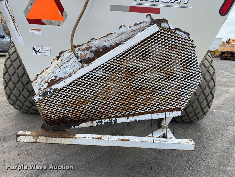 image for item DM4183 Kuhn Knight Slinger 8141  manure spreader