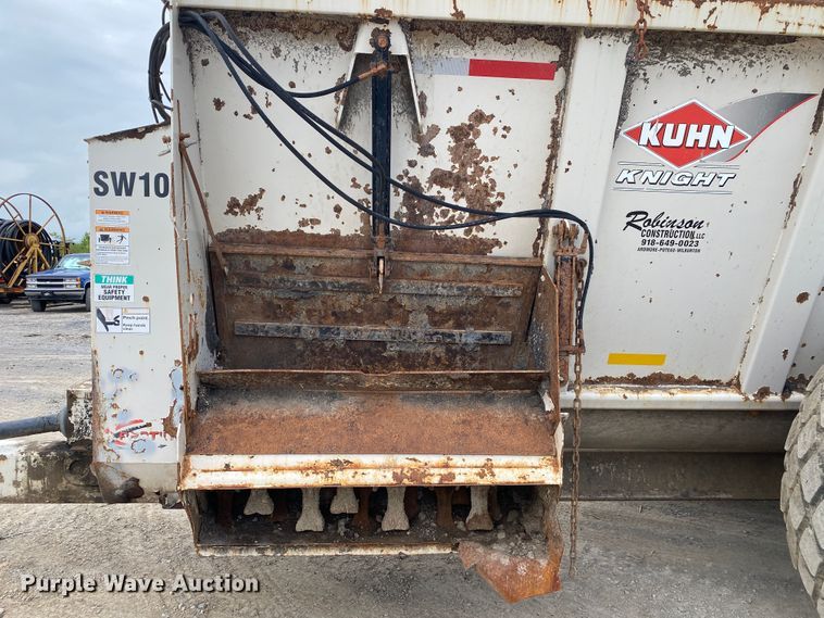 image for item DM4183 Kuhn Knight Slinger 8141  manure spreader