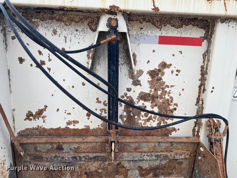 image for item DM4183 Kuhn Knight Slinger 8141  manure spreader