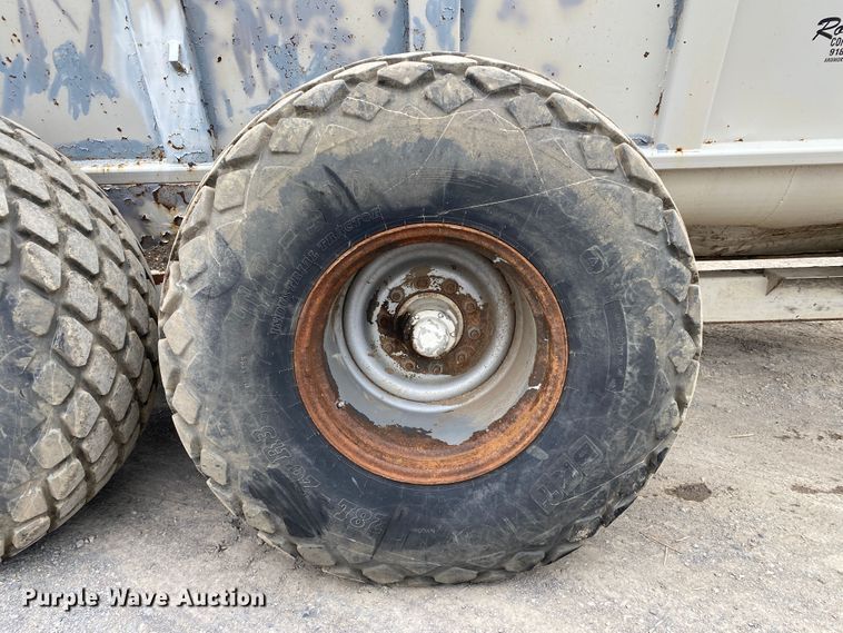 image for item DM4183 Kuhn Knight Slinger 8141  manure spreader