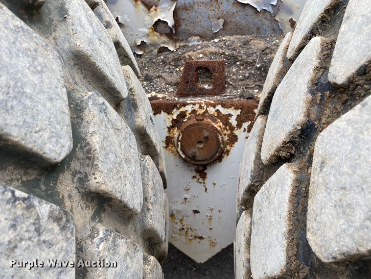 image for item DM4183 Kuhn Knight Slinger 8141  manure spreader