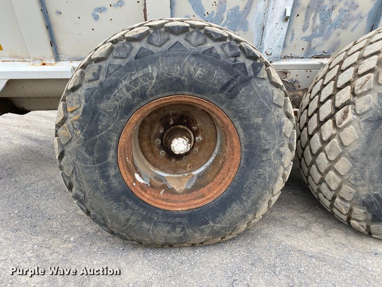 image for item DM4183 Kuhn Knight Slinger 8141  manure spreader