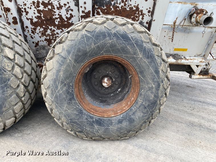 image for item DM4183 Kuhn Knight Slinger 8141  manure spreader