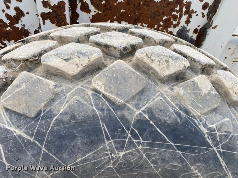 image for item DM4183 Kuhn Knight Slinger 8141  manure spreader