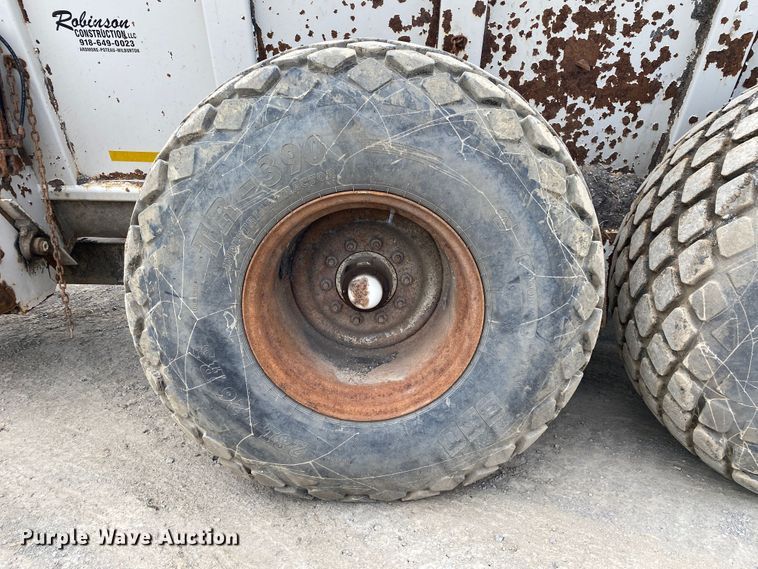 image for item DM4183 Kuhn Knight Slinger 8141  manure spreader