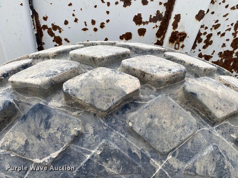 image for item DM4183 Kuhn Knight Slinger 8141  manure spreader