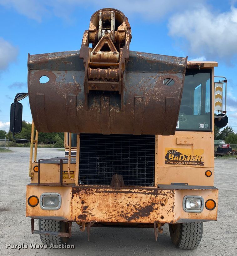 image for item DM4185 Badger 670  wheeled excavator